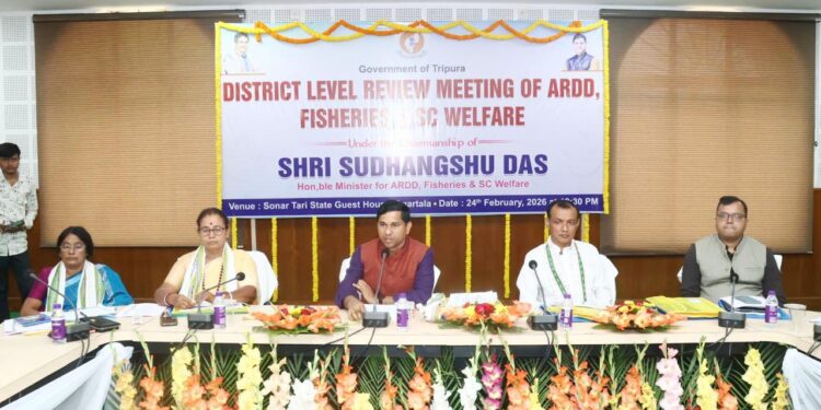 মঙ্গলবার রাজধানীর একটি হোটেলে জেলা পর্যায়ের কৃষি উন্নয়ন, মৎস্য ও তফসিলি জাতি কল্যাণ বিষয়ক পর্যালোচনা সভা অনুষ্ঠিত হয়। সভায় উপস্থিত ছিলেন এআরডিডি ও মৎস্য দপ্তরের মন্ত্রী Sudhangshu Das, পশ্চিম জেলার জেলা সভাধিপতি Biswajit Shil, পশ্চিম জেলার জেলাশাসক Dr. Vishal Kumar, বিধায়িকা Minarani Sarkar ও Antara Deb Sarkar সহ সংশ্লিষ্ট দপ্তরের অন্যান্য আধিকারিকরা।