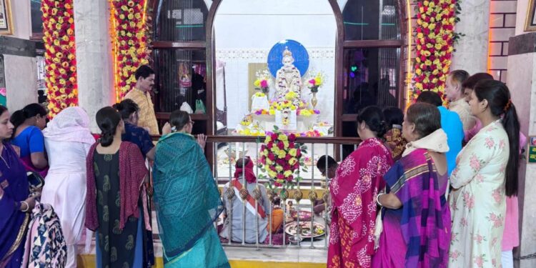 ১২ই ফাল্গুন, ২৫শে ফেব্রুয়ারি বনমালীপুরের ঐতিহ্যবাহী শ্রী শ্রী বাবা লোকনাথ মন্দির-এর ৩৩তম প্রতিষ্ঠা দিবস ও শ্রী শ্রী বাবা লোকনাথ ব্রহ্মচারী-এর বাৎসরিক পাদুকা উৎসব মহাসমারোহে পালিত হয়। ভোর থেকেই পূজার্চনা, ভক্তিমূলক অনুষ্ঠান ও প্রসাদ বিতরণে মুখরিত হয়ে ওঠে বনমালীপুর লোকনাথ আশ্রম; জাতি-ধর্ম-বর্ণ নির্বিশেষে অসংখ্য ভক্তের সমাগমে উৎসব পায় এক অনন্য মাত্রা।