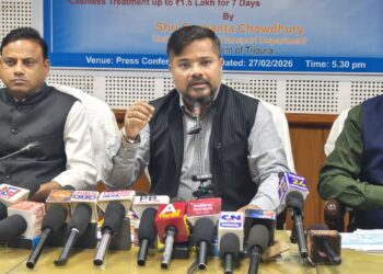 পি এম রাহাত স্কীমে বড় স্বস্তি সড়ক দুর্ঘটনায় আহতদের জন্য। ত্রিপুরা জুড়ে ১৪১টি হাসপাতালে মিলবে ৭ দিন সম্পূর্ণ বিনামূল্যে চিকিৎসা, সর্বোচ্চ দেড় লক্ষ টাকা পর্যন্ত খরচ বহন করবে কেন্দ্রীয় প্রকল্প। মহাকরণে আনুষ্ঠানিক ঘোষণা করলেন রাজ্যের পরিবহন দপ্তরের মন্ত্রী সুশান্ত চৌধুরী।