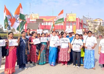 হরদীপ সিং পুরী-র পদত্যাগের দাবিতে সরব মহিলা কংগ্রেস। 