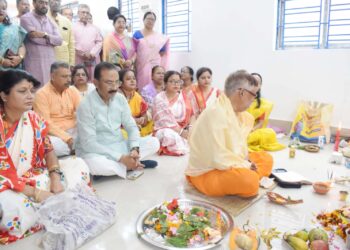 রাজধানীর বনমালীপুরের কল্যানিতে বিজেপির নিজস্ব মন্ডল অফিসের শুভ সূচনা। পুজোর্চনার মধ্য দিয়ে আজ সকালে উদ্বোধন করা হল নতুন ভবনের, সন্ধ্যায় উপস্থিত থাকবেন মুখ্যমন্ত্রী।