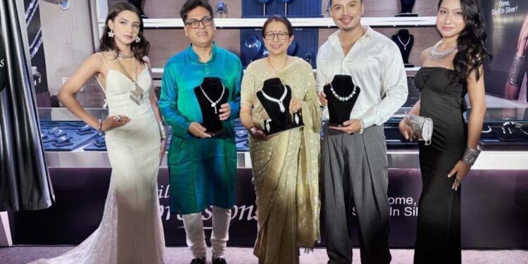 রুপার অলঙ্কারের নতুন নতুন ডিজাইনের সম্ভার নিয়ে প্রদর্শনীর আয়োজন শ্যাম সুন্দর কোং জুয়েলার্সে।