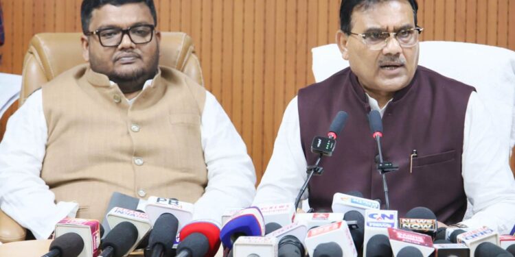 সাংবাদিক সম্মেলনে বিভিন্ন বিষয় নিয়ে বক্তব্য দেন অর্থমন্ত্রী প্রণজিৎ সিংহ রায়