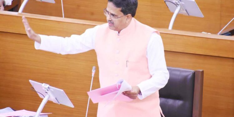 আগরতলা পুর নিগম এলাকায় সুপেয় জল পরিষেবা জোরদারে IR নির্মাণকাজ দ্রুতগতিতে এগোচ্ছে—চলতি বছরের মধ্যেই কাজ শেষের লক্ষ্য। বিধানসভায় কংগ্রেস বিধায়ক গোপাল চন্দ্র রায়ের প্রশ্নের লিখিত জবাবে এই তথ্য জানান মুখ্যমন্ত্রী ডাঃ মানিক সাহা।