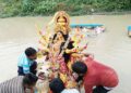 আগরতলার দশমীঘাটে ভক্তিভরে চলছে শ্রীশ্রী বাসন্তী মায়ের মূর্তি বিসর্জন