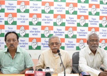 রাজধানীতে হকার উচ্ছেদ ইস্যুতে সমাধানের পথ খুঁজতে প্রশাসনের কাছে ইতিবাচক উদ্যোগের দাবি প্রদেশ কংগ্রেসের