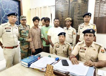 বটতলায় এনজিওর নামে দুষ্কৃতী কাণ্ড! মারধর ও পুলিশের সাথে দুর্ব্যবহারের ঘটনায় নাবালকসহ চারজন আটক, কড়া আইনি পদক্ষেপের ইঙ্গিত পুলিশের।