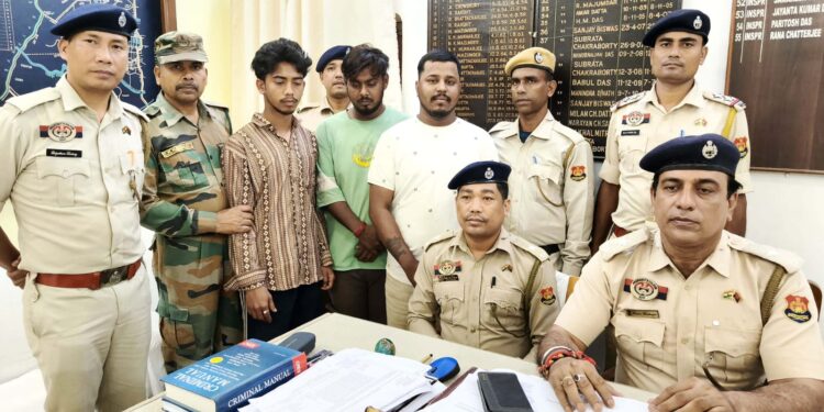 বটতলায় এনজিওর নামে দুষ্কৃতী কাণ্ড! মারধর ও পুলিশের সাথে দুর্ব্যবহারের ঘটনায় নাবালকসহ চারজন আটক, কড়া আইনি পদক্ষেপের ইঙ্গিত পুলিশের।