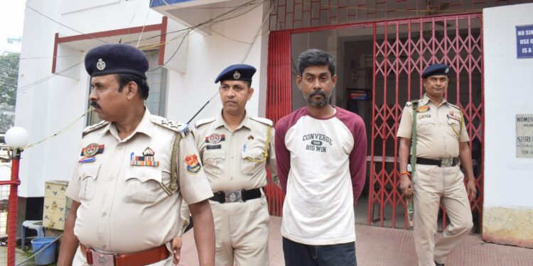 মহারাজগঞ্জ বাজারে খুনের অভিযোগে এক ব্যক্তি আটক, এলাকায় চাঞ্চল্য।