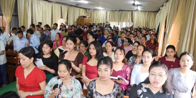  পবিত্র গুড ফ্রাইডে উপলক্ষে রাজ্যজুড়ে খ্রিষ্টান ধর্মাবলম্বীদের মধ্যে গভীর শ্রদ্ধা ও ধর্মীয় ভাবগাম্ভীর্যের সঙ্গে পালিত হচ্ছে এই গুরুত্বপূর্ণ দিন। 