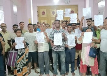 লেক চৌমুহনী বাজার কমিটিকে ঘিরে ওঠা অভিযোগে পাল্টা সুর। অভিযোগকারীরা বামপন্থী বলেই দাবি বাজার কমিটির প্রতিনিধিদের।