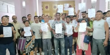 লেক চৌমুহনী বাজার কমিটিকে ঘিরে ওঠা অভিযোগে পাল্টা সুর। অভিযোগকারীরা বামপন্থী বলেই দাবি বাজার কমিটির প্রতিনিধিদের।