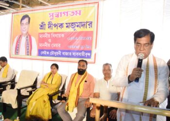 লেক চৌমুহনী বাজার কমিটি বাতিলের ঘোষণা মেয়রের। অন্তর্বর্তীকালীনভাবে ১৫ সদস্যের অস্থায়ী কমিটি গঠন, শীঘ্রই ভোটার তালিকা তৈরি করে নির্বাচনের মাধ্যমে নতুন কমিটি গঠনের আশ্বাস—জানালেন মেয়র দীপক মজুমদার।