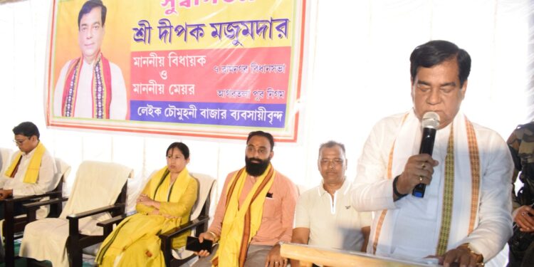 লেক চৌমুহনী বাজার কমিটি বাতিলের ঘোষণা মেয়রের। অন্তর্বর্তীকালীনভাবে ১৫ সদস্যের অস্থায়ী কমিটি গঠন, শীঘ্রই ভোটার তালিকা তৈরি করে নির্বাচনের মাধ্যমে নতুন কমিটি গঠনের আশ্বাস—জানালেন মেয়র দীপক মজুমদার।