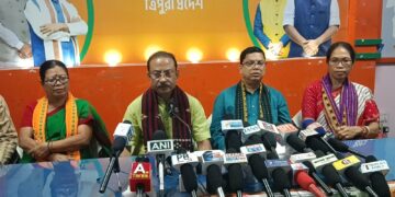 বিকেল ৪টা পর্যন্ত পাহাড়ি এলাকায় ভোটের হার পৌঁছেছে ৮১ শতাংশে। একাধিক বুথে এখনও ভোটগ্রহণ চলছে, আর ২০২১ সালের তুলনায় এবারের অংশগ্রহণ অনেকটাই বেশি বলে দাবি প্রদেশ বিজেপির।