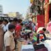 শহরের শকুন্তলা রোড ও সেন্ট্রাল রোডে অভিযান চালিয়ে আগরতলা পুর নিগমের টাস্কফোর্স একাধিক দোকান থেকে কাপড় ও নানা সরঞ্জাম জব্দ করে।