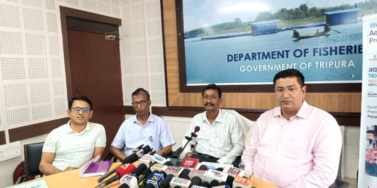 মৎস্য দপ্তরের পক্ষ থেকে এক সাংবাদিক সম্মেলনের আয়োজন করা হয় আগরতলার গোর্খাবস্তি কনফারেন্স হলে।
