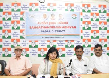 মধ্যপ্রদেশের প্রাক্তন মন্ত্রী ও কংগ্রেসের সর্বভারতীয় নেত্রী ড. বিজয়লক্ষ্মী সাধু এক সাংবাদিক বৈঠকে দেশের বর্তমান রাজনৈতিক প্রেক্ষাপট নিয়ে নিজের অবস্থান স্পষ্ট করেন