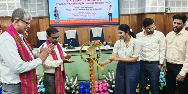 জুলাই থেকে শুরু জনগণনার প্রথম পর্ব—মোবাইলের মাধ্যমে বাড়ি বাড়ি গিয়ে কাজ করবেন ১১ হাজার কর্মচারী।