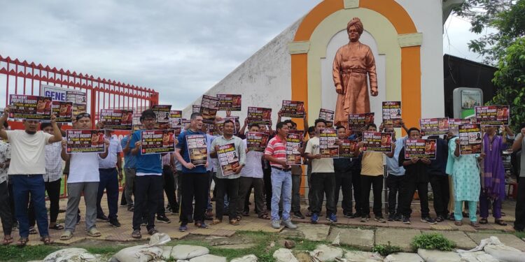 এডিসি চাকরি দুর্নীতির অভিযোগে স্বামী বিবেকানন্দ ময়দানে তীব্র বিক্ষোভ—প্রকাশিত প্রতিবেদনের জেরে আন্দোলনে গতি।