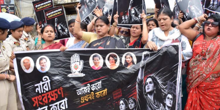মহিলা সংরক্ষণ বিল দ্রুত বাস্তবায়নের দাবিতে পথে নামল মহিলা কংগ্রেস—প্রেসার পলিটিক্সে সরব আন্দোলন।
