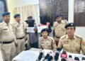 পুরনো চুরির মামলায় পুলিশের জালে আরও দুই অভিযুক্ত। আগে গ্রেফতার হয়েছিল পাঁচজন—সবমিলিয়ে সংখ্যাটা এখন সাত। তদন্তের অগ্রগতি নিয়ে বিস্তারিত জানালেন পশ্চিম আগরতলা থানার ওসি রানা চ্যাটার্জী।
