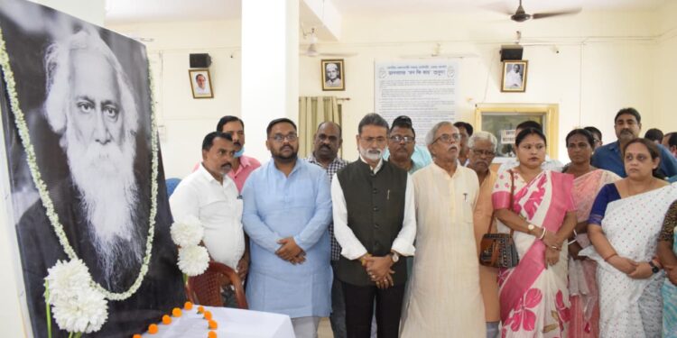 প্রদেশ কংগ্রেসের উদ্যোগে শ্রদ্ধা ও মর্যাদার সঙ্গে পালিত হলো কবিগুরু রবীন্দ্রনাথ ঠাকুর-এর জন্মজয়ন্তী।