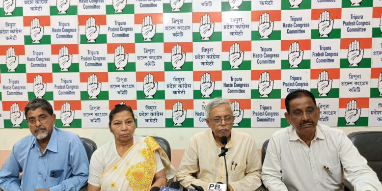 অত্যাবশ্যকীয় ভোগ্যপণ্যের লাগামছাড়া মূল্যবৃদ্ধি নিয়ে রাজ্য সরকারের উদাসীনতার অভিযোগে সরব কংগ্রেস।