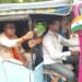 প্রধানমন্ত্রীর আহ্বানে সাড়া দিয়ে পরিবেশবান্ধব উদ্যোগে ইলেকট্রিক অটোতে চড়ে সচিবালয়ে পৌঁছালেন মন্ত্রী রতন লাল নাথ।