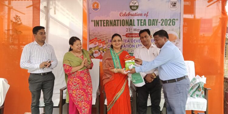 আন্তর্জাতিক চা দিবস উপলক্ষে ত্রিপুরা চা উন্নয়ন নিগমের আয়োজনে উদযাপনের আবহ—চা শিল্পের বিকাশ ও শ্রমিকদের অবদানের প্রতি শ্রদ্ধা।