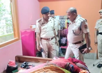 নন্দননগরে মাদক বিরোধী অভিযানে পুলিশের বড় সাফল্য—ব্রাউন সুগার ও গাঁজার বিপুল মজুদ উদ্ধার। অভিযুক্ত পলাতক, স্ত্রী আটক পুলিশের হেফাজতে।