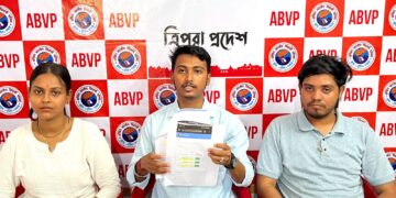 ত্রিপুরা বিশ্ববিদ্যালয়ে স্থায়ী উপাচার্য না থাকায় প্রশাসনিক সংকটের অভিযোগ ঘিরে উত্তপ্ত রাজ্যের শিক্ষাঙ্গন। কলেজ পড়ুয়া ও পরীক্ষার্থীদের দুর্ভোগের প্রতিবাদে পথে নেমেছে ABVP।