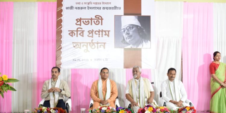 নিজস্ব সাহিত্য-সংস্কৃতির চর্চা ছাড়া কেবল ডিগ্রি অর্জনেই পূর্ণতা আসে না—সংস্কৃতির বিকাশেই লুকিয়ে জাতির প্রকৃত পরিচয়। এমনই বার্তা দিলেন কিশোর বর্মন।