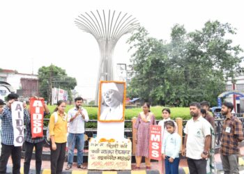 আজ বিদ্রোহ আর মানবতার অগ্নিস্ফুলিঙ্গে দীপ্ত এক মহামানবের জন্মদিন—কাজী নজরুল ইসলাম-এর ১২৭তম জন্মবার্ষিকীতে শ্রদ্ধা ও ভালোবাসা। তাঁর কলম আজও অন্যায়ের বিরুদ্ধে প্রতিবাদের ভাষা হয়ে বেঁচে আছে।