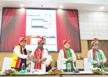 জনজাতি শিক্ষার্থীদের এগিয়ে নিতে বিশেষ উদ্যোগ—প্রজ্ঞাভবনে এস টি পোস্ট ম্যাট্রিক স্কলারশীপ প্রাপকদের নিয়ে মতবিনিময় সভা অনুষ্ঠিত। একই সঙ্গে প্রকাশিত হল বনাধিকার আইনের নতুন সংযোজিত বই।