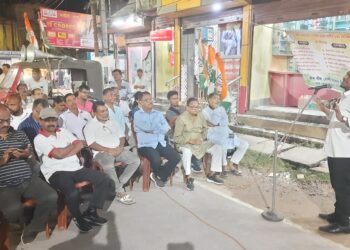 কেন্দ্রীয় সরকারের বিরুদ্ধে বিভিন্ন অভিযোগ তুলে দুর্গা চৌমুহনীতে পথ সভা করে সদর জেলা কংগ্রেস কমিটি । 
