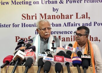 ‘পিএম সূর্য ঘর’ প্রকল্পে ২ লক্ষ পরিবারের লক্ষ্য—দিল্লি থেকে ভেন্ডার সরবরাহের ঘোষণা, কেন্দ্রীয় মন্ত্রীর সুখবর।