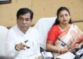 সাংবাদিক সম্মেলনে গুরুত্বপূর্ণ বক্তব্য রাখলেন মেয়র দীপক মজুমদার।