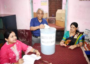 কঠোর নিরাপত্তার মধ্য দিয়ে শুরু ত্রিপুরা বার অ্যাসোসিয়েশনের নির্বাচন; সকাল থেকেই ভোটকেন্দ্রে আইনজীবীদের ভিড়।