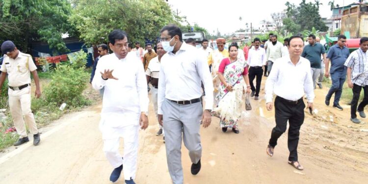 বর্ডার থেকে জয়পুর পর্যন্ত রাস্তার অবস্থা পরিদর্শনে আগরতলা পুর নিগমের মেয়র।