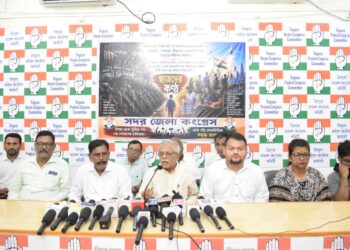 জনস্বার্থের দাবিতে রাজ্য জুড়ে কংগ্রেসের বিক্ষোভ কর্মসূচি, পথে নামলেন দলীয় কর্মী-সমর্থকরা।