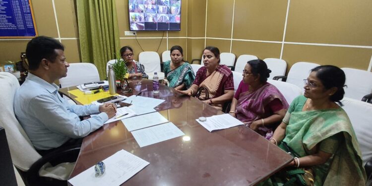 GBP-তে প্রসূতি মায়েদের হেনস্থার অভিযোগে বিক্ষোভে গণতান্ত্রিক নারী সমিতি।