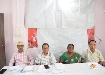 শ্রমিকদের বিভিন্ন দাবি-দাওয়া নিয়ে সাংবাদিক সম্মেলনে ত্রিপুরা চটকল শ্রমিক ইউনিয়ন ও জয়েন্ট মুভমেন্ট কমিটি।