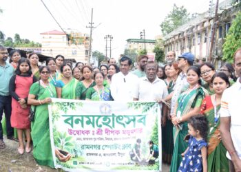 রামনগর স্পোর্টিং ক্লাবের উদ্যোগে বনমহোৎসব পালন, সবুজায়নের বার্তা ছড়িয়ে পড়ল রামনগর জুড়ে।