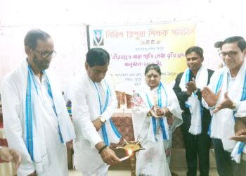 মেধার স্বীকৃতিতে সম্মাননা— ১৮তম বীরবল্লভ সাহা মেধাবৃত্তি প্রদান অনুষ্ঠানে সংবর্ধিত ২৩ জন কৃতী পড়ুয়া।
