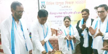 মেধার স্বীকৃতিতে সম্মাননা— ১৮তম বীরবল্লভ সাহা মেধাবৃত্তি প্রদান অনুষ্ঠানে সংবর্ধিত ২৩ জন কৃতী পড়ুয়া।