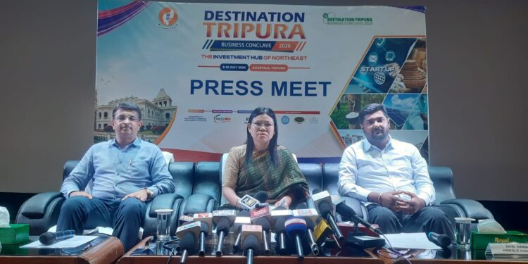 দু’দিনব্যাপী ত্রিপুরা বিজনেস কনক্লেভকে ঘিরে সাজ সাজ রব হাঁপানিয়ার আন্তর্জাতিক মেলা প্রাঙ্গনে। শিল্প, বাণিজ্য ও বিনিয়োগের সম্ভাবনা নিয়ে বসছে জমজমাট আসর।