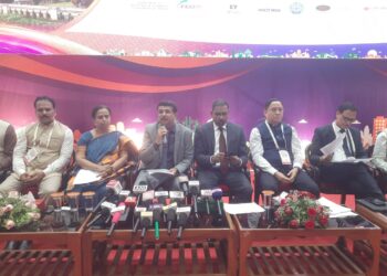 বিজনেস কনক্লেভে ৩৪২টি MoU স্বাক্ষর, শিল্প বিনিয়োগে নতুন সম্ভাবনার কথা জানালেন সচিব কিরণ গিত্যে।