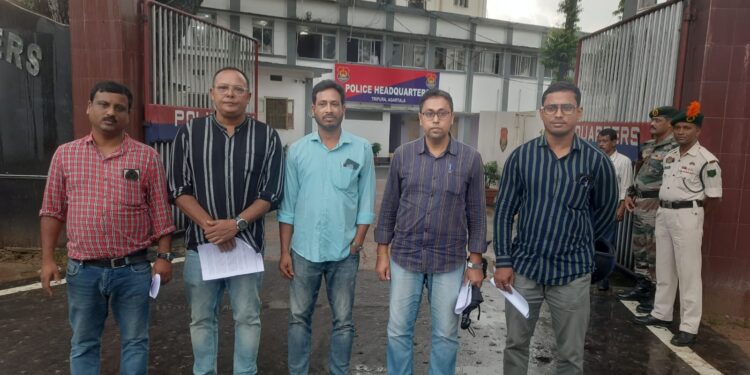 আইন-শৃঙ্খলা সংক্রান্ত বিভিন্ন বিষয় তুলে ধরে আইজি-র সঙ্গে বৈঠকে বাম যুব নেতৃত্ব।