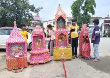 রথযাত্রার আনন্দে ছোটদের উচ্ছ্বাস, ছোট্ট রথে বড় উৎসব।